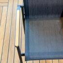 Gloster Ausstellungsstück 180 Stacking Chair mit Teakarmlehne, Aluminium/Teak, Farbe: meteor/anthrazit Sling