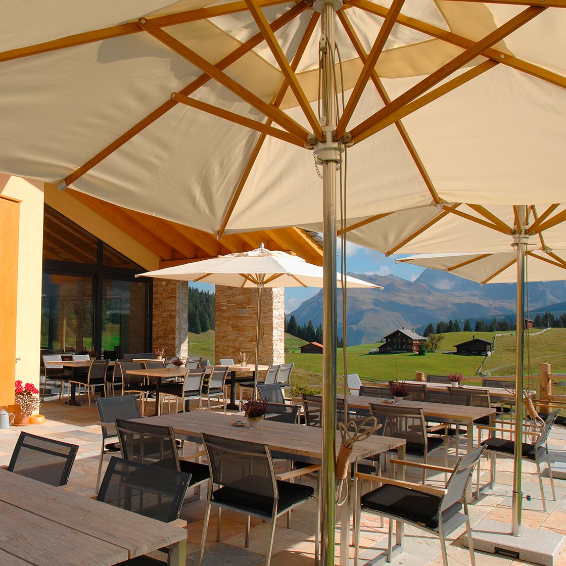 Golf-Club Arosa - hier sitzen Sie auf Möbeln von klink Mönsheim