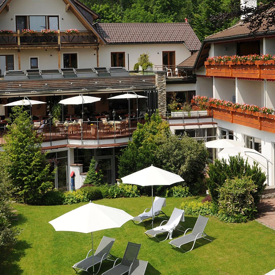 Hotel Grüner Wald Freudenstadt - hier sitzen Sie auf Möbeln von klink Mönsheim