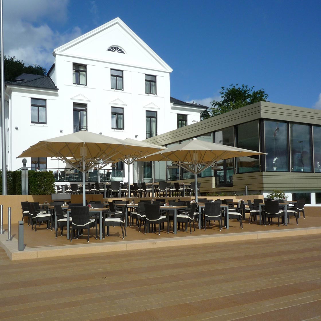Hotel Kieler Yachtclub - hier sitzen Sie auf Möbeln von klink Mönsheim
