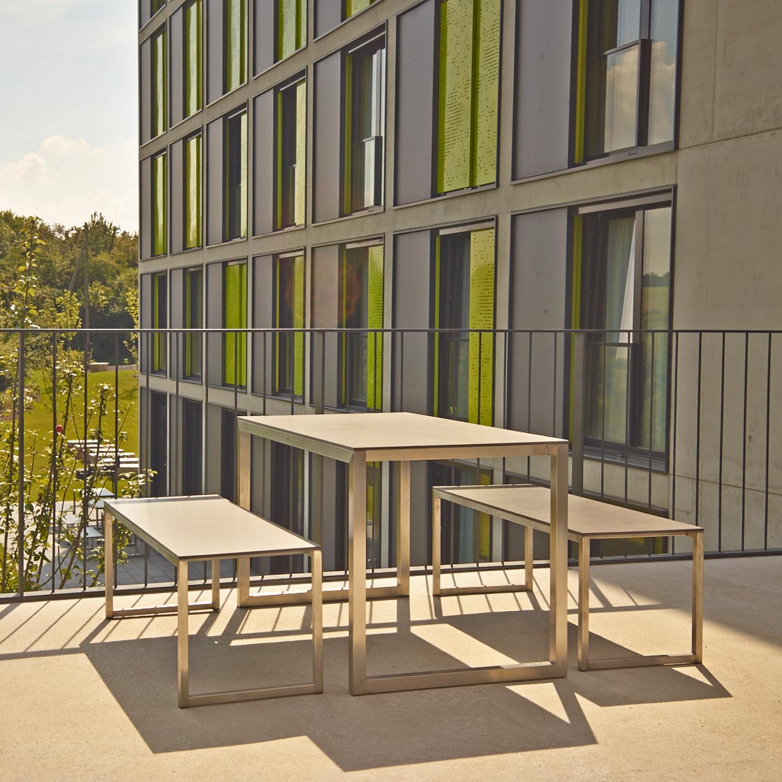 Studentenwohnheim Würzburg - hier sitzen Sie auf Möbeln von klink Mönsheim